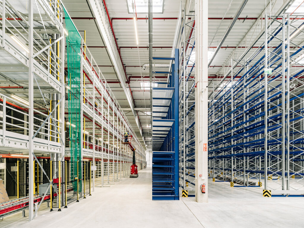 Budowa hal magazynowych - kompleksowa realizacja inwestycji - Commercecon