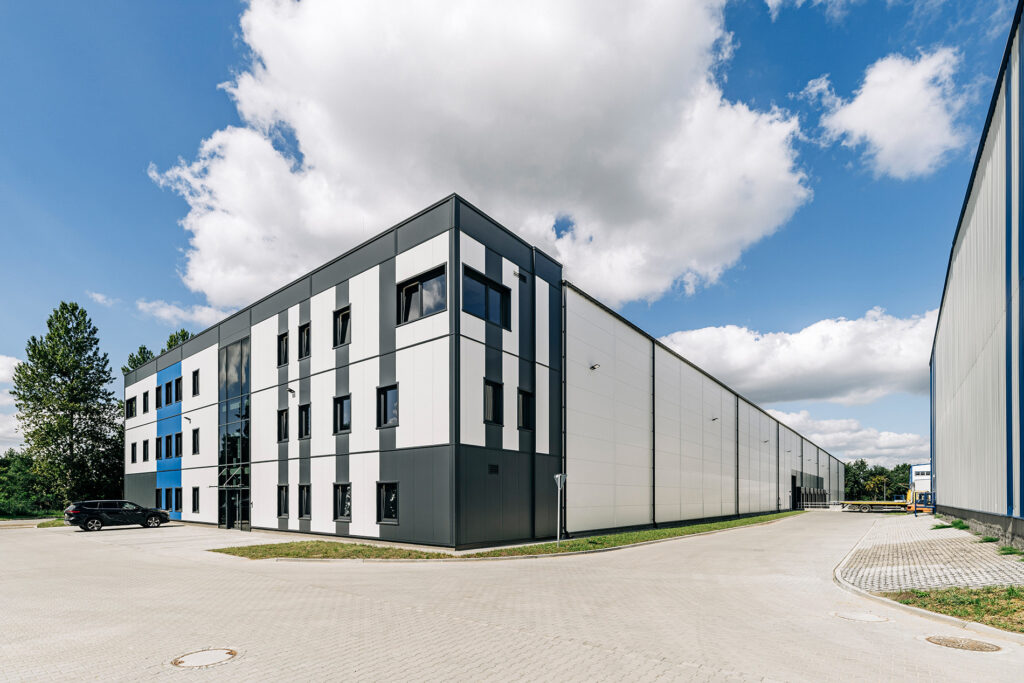 Projektowanie hal magazynowych dopasowanych do potrzeb inwestora Commercecon
